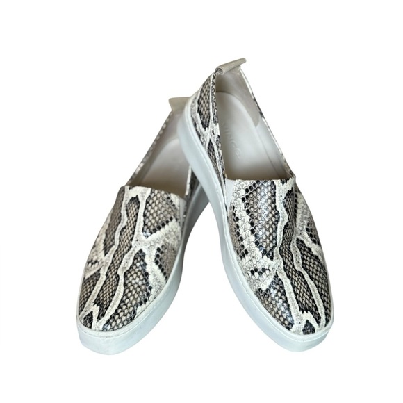 Vince Saxon 2 Mottled Snake Gray Womens Loafers 5.5M Casual Reputation Neutral - Picture 1 of 9